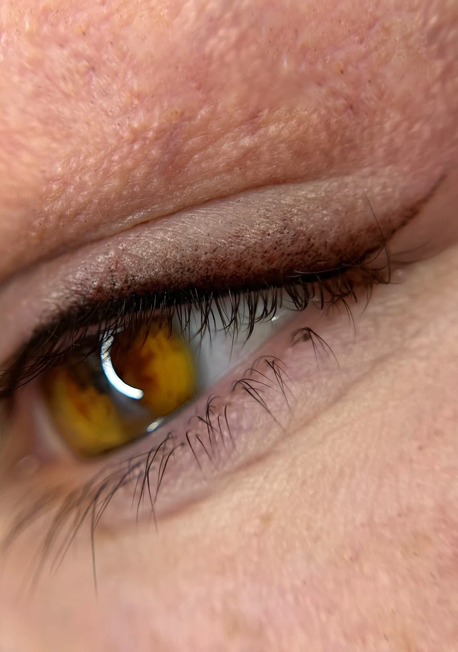 Permanentais grims acu līnija